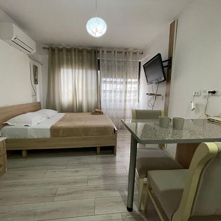 Downtown Modern Studio Apartment Τίρανα Εξωτερικό φωτογραφία