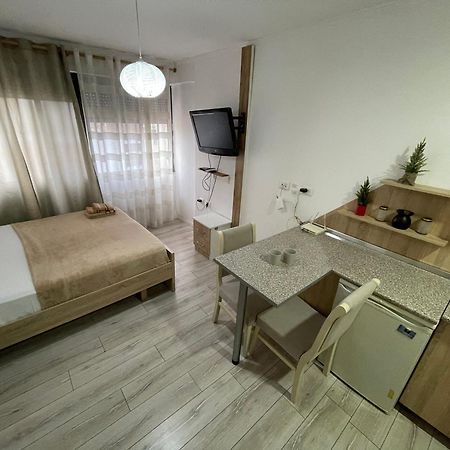 Downtown Modern Studio Apartment Τίρανα Εξωτερικό φωτογραφία