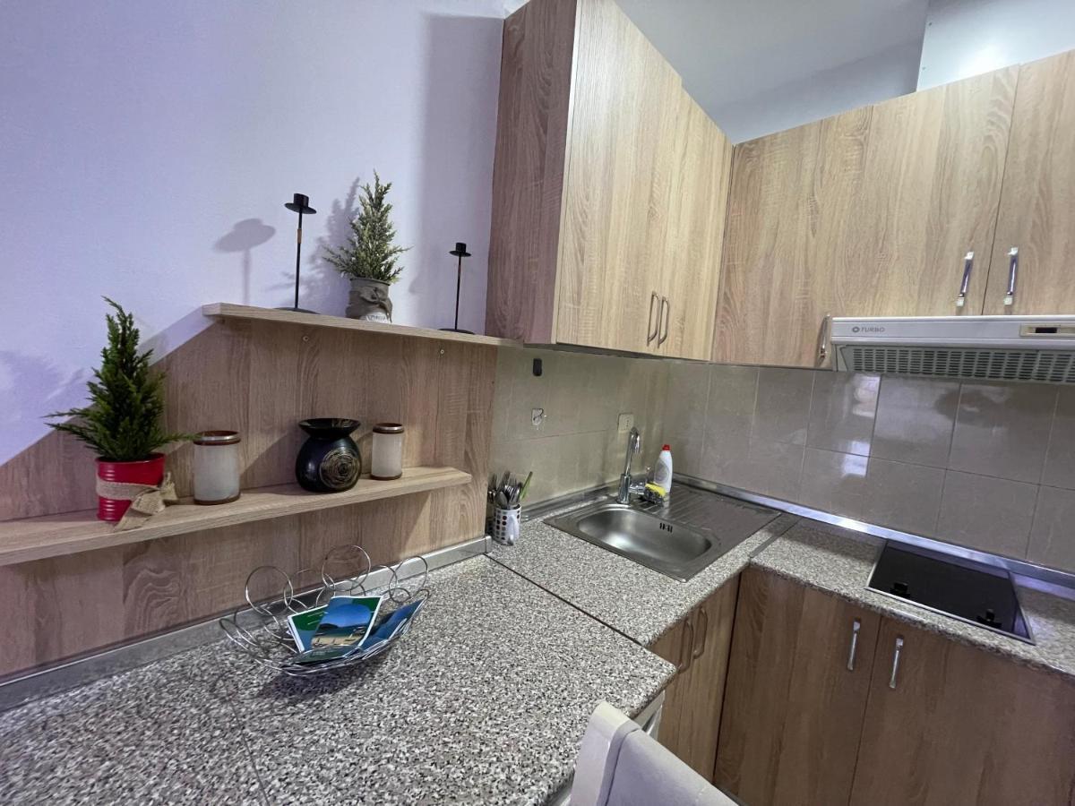 Downtown Modern Studio Apartment Τίρανα Εξωτερικό φωτογραφία