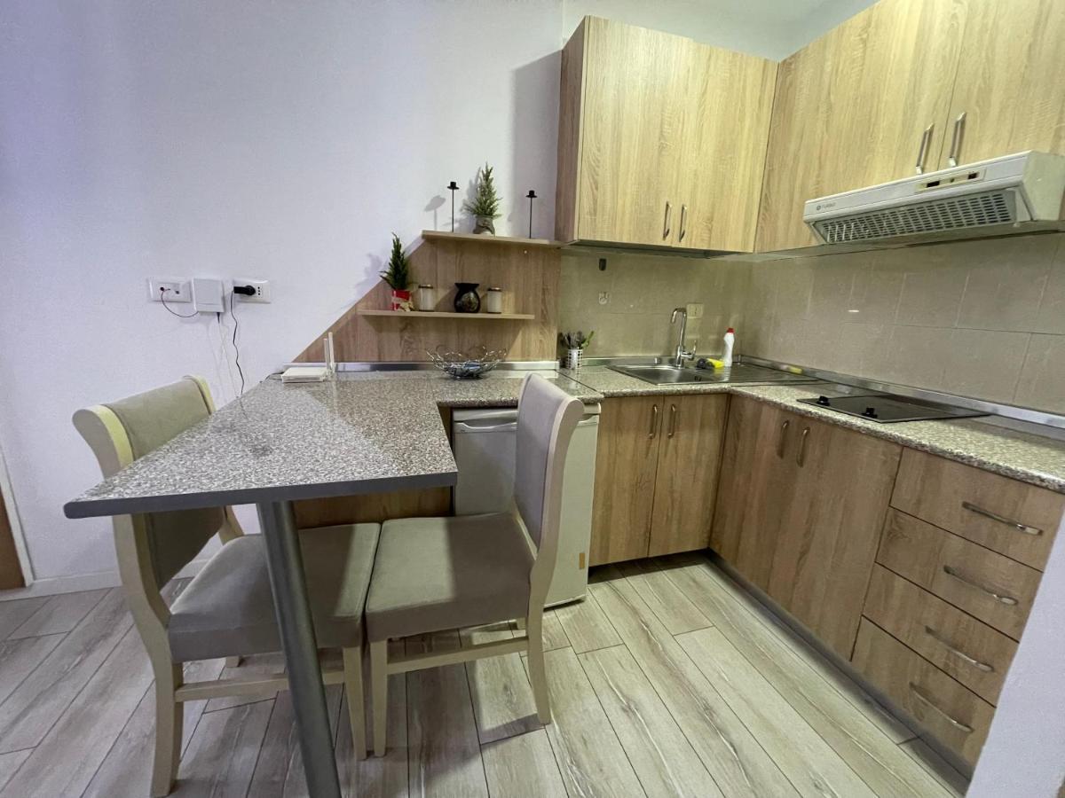 Downtown Modern Studio Apartment Τίρανα Εξωτερικό φωτογραφία