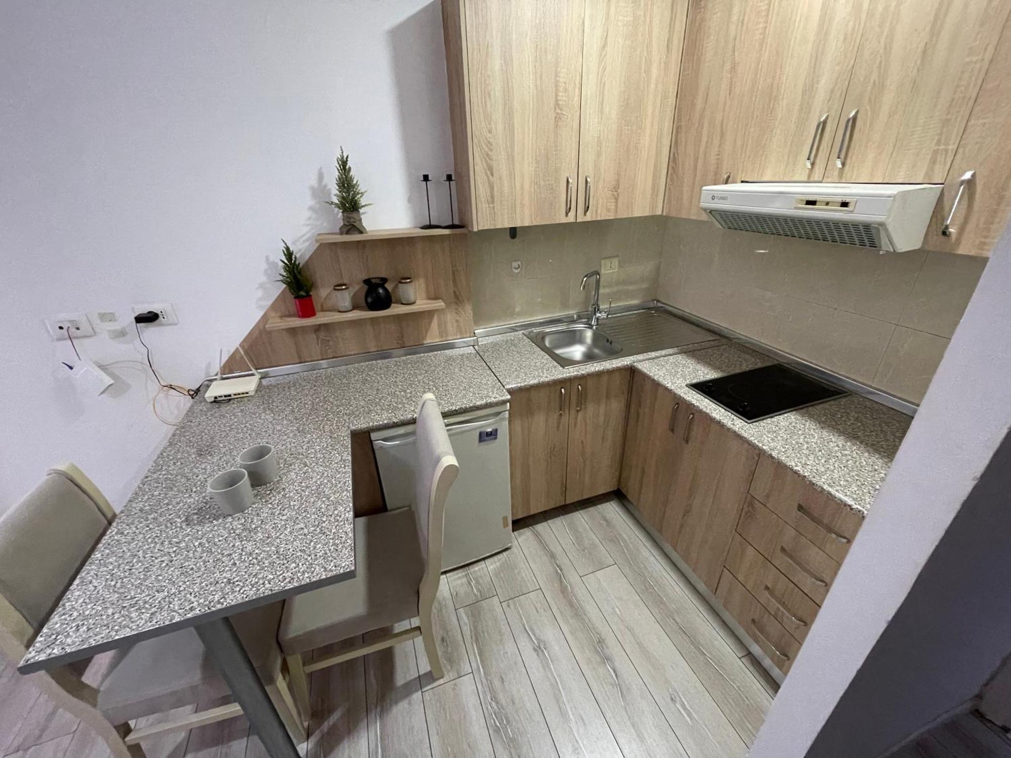 Downtown Modern Studio Apartment Τίρανα Εξωτερικό φωτογραφία