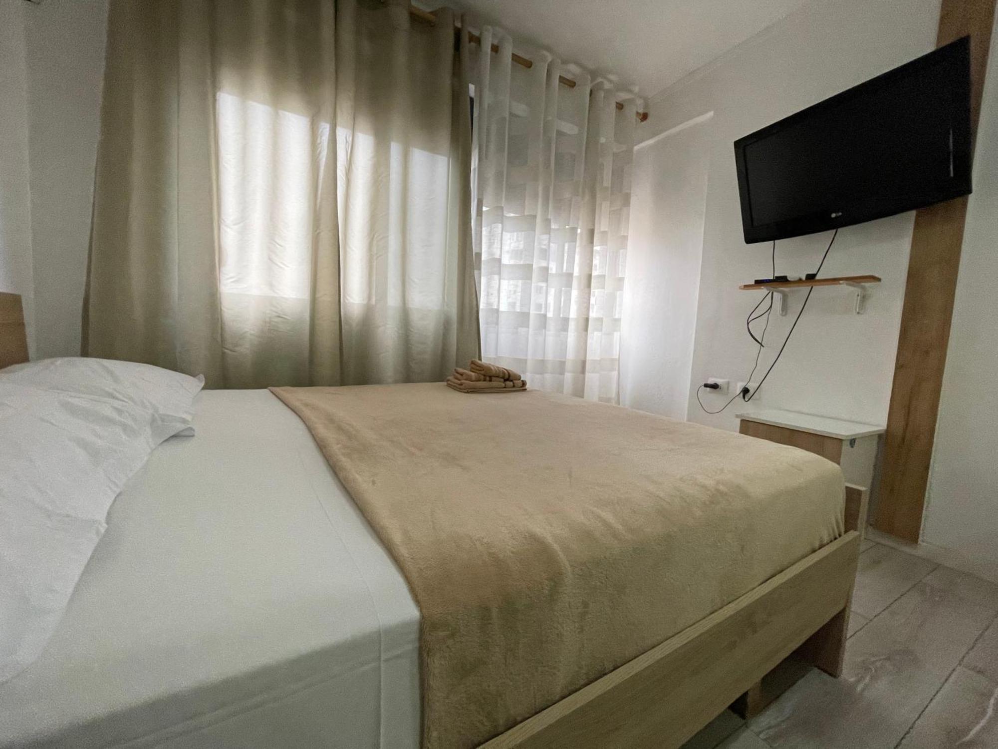 Downtown Modern Studio Apartment Τίρανα Εξωτερικό φωτογραφία