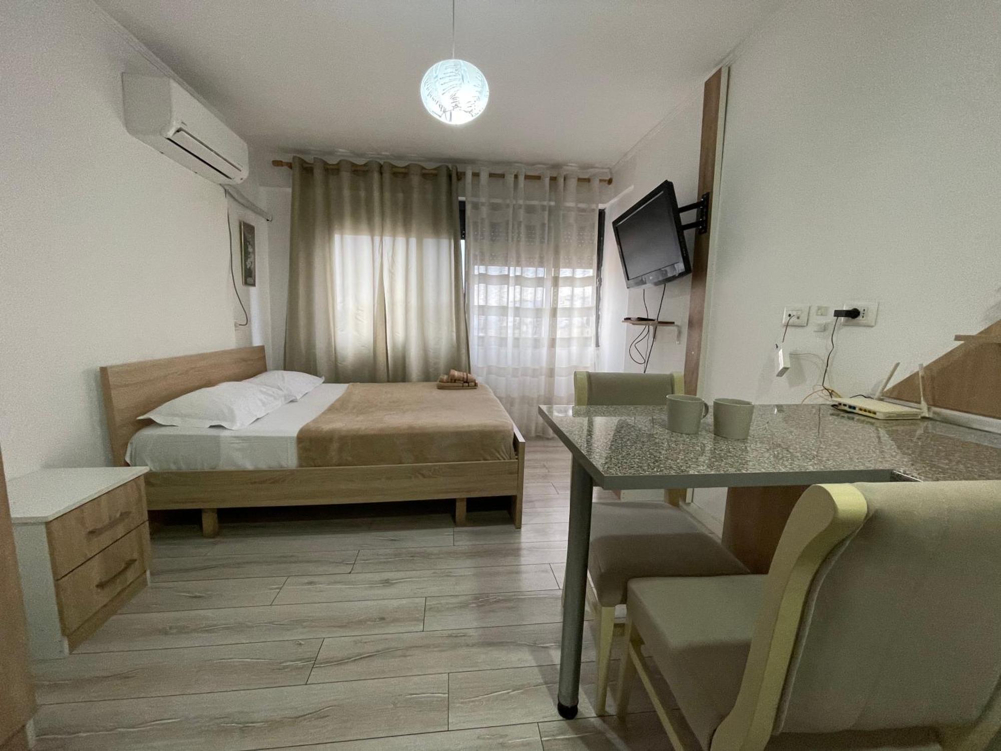 Downtown Modern Studio Apartment Τίρανα Εξωτερικό φωτογραφία